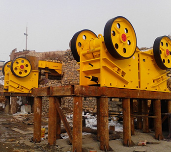 Jaw crusher (jaw crusher, jaw crusher), also known as jaw crusher, is a crusher that simulates the movement of two jaws 